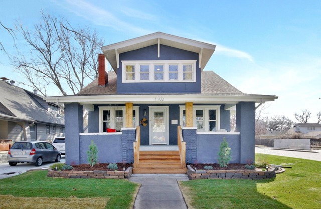Large vintage home perfect for families!