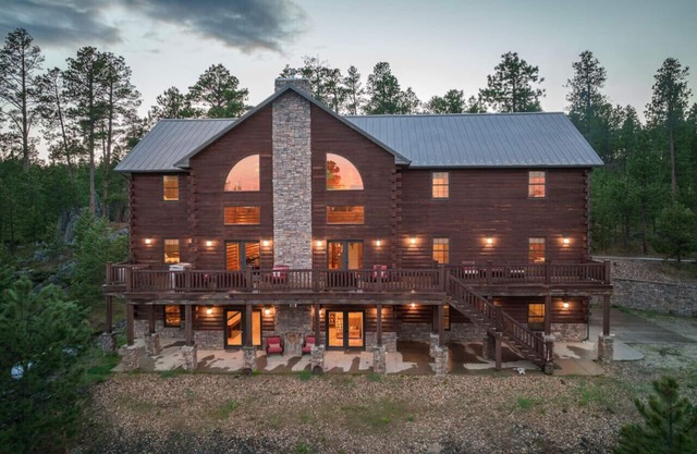 Largest Black Hills Lodge - Sleeps 30 - 13 Bedroom