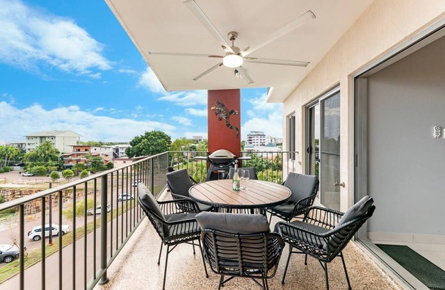 Larrakeyah Grand Sea View Balcony Haven with Pool