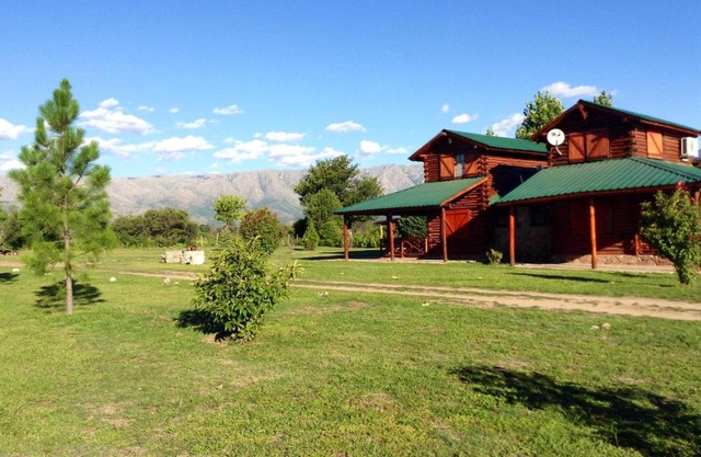 Las Cortaderas Cabañas de Tronco