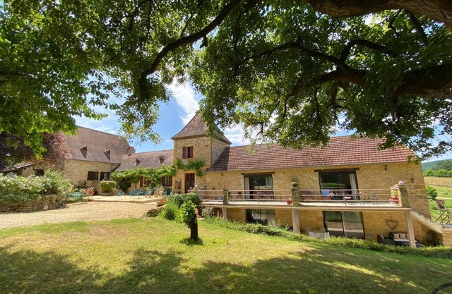 Laugerie Basse Gites, Lavende Gite with heated pool