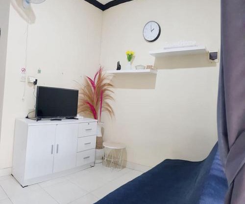 Laura Dewi House