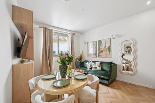 Lavie Maison Sauna Hot Tub & AC in 7th