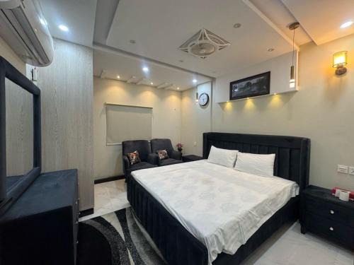 Lavish Suite Studio Apartment G-11 Markaz Islamabad