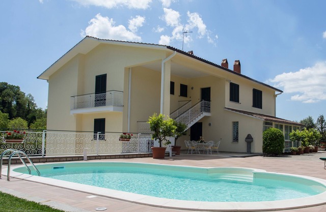 Lazio, Viterbo, Holiday House with swimming pool and A. C. at 1 km. from the historical center