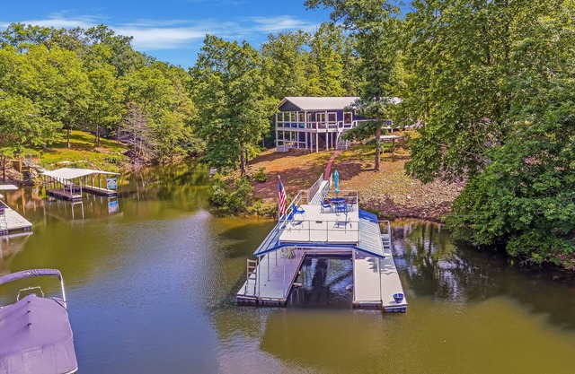 Lazy Daze: 3 BR, 2 BA in Jasper , Sleeps 11
