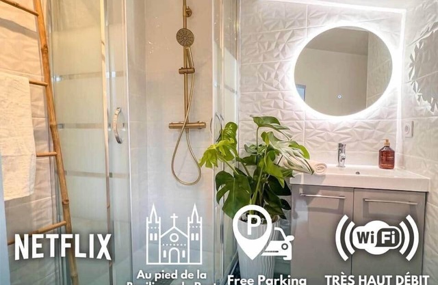 Le Bohème: free private parking