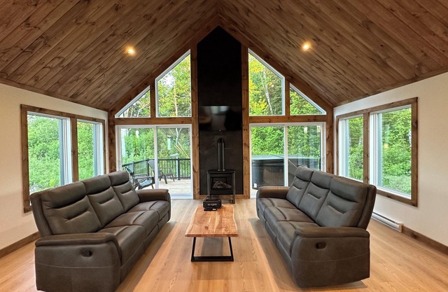 Le chalet Polaire au Mont-Sainte-Anne, bikes, skis et pets frendly!