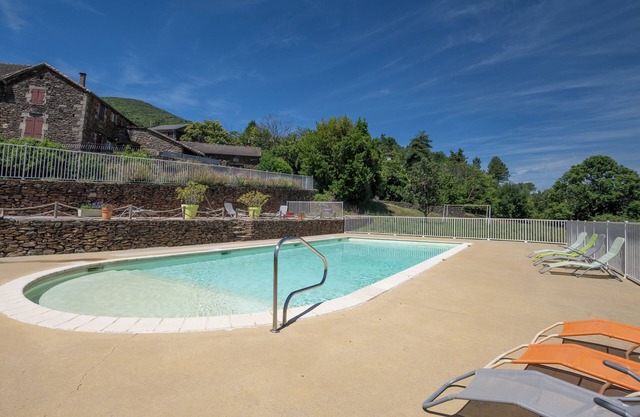 Le chalet du mas lachamp with Terrace, Garden and Air Conditioning