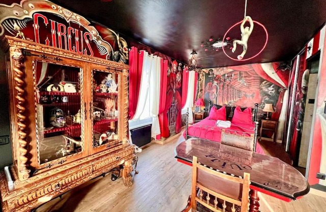 Le Cirque Ensorcelé - Le Studio Maudit & Cosy