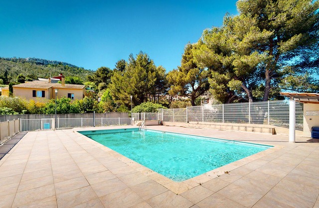 Le Clos des Roches Bleues, T2 Clim Piscine Parking