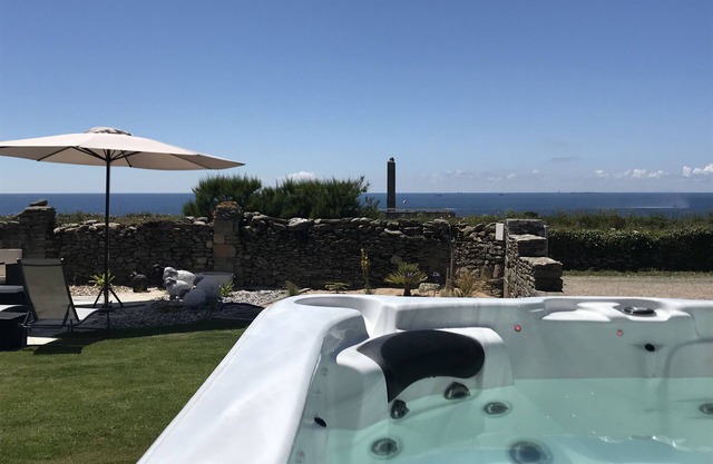 Le Clos de la Pointe Saint-Mathieu, Breton villa * 180 ° sea view 2-13 pax