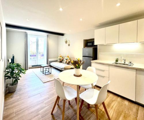 Le Cosy Bruey - Appartement Confort - Centre Historique - Balcon
