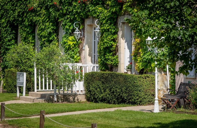 Le Fleuray Hotel & Restaurant