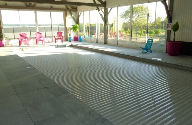 Le gîte des chevrettes, on the farm, covered swimming pool, Beauval, Châteaux.