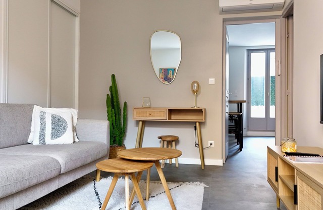 Le Limoni - Air-conditioned with private patio