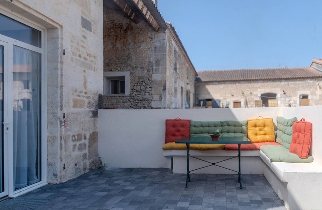 Le Luna with Private Terrace and Wi-Fi