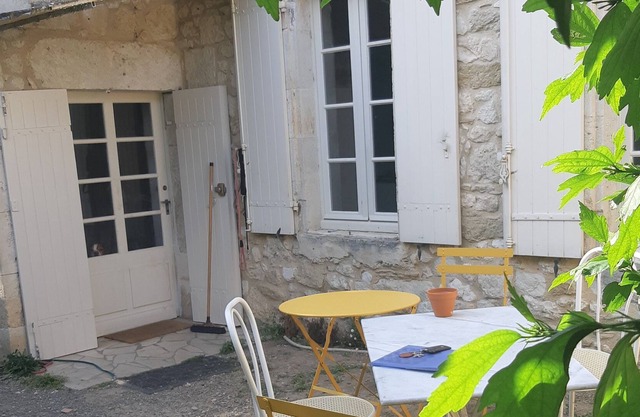 le Mûrier, Maison en Coeur de Village Classé en Dordogne