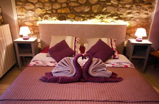 Le Mas de la Colombe* 15personnes, heated pool, 9 bedrooms