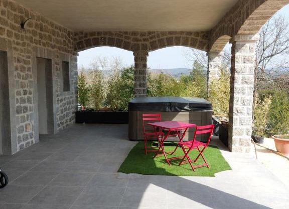 Le Mas des Roches Jacuzzi privatif