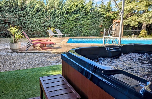 Le Mazanet SPA et Piscine 'Chez Audrey en Provence