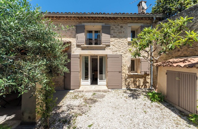 'Le Mazet en Provence de Cabrières-d'Avignon' with Private Terrace, Garden, and Wi-Fi