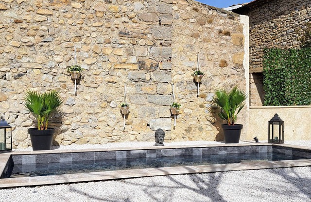 Le mazet Sainte-Jalle en Provence, heated swimming pool, enclosed garden, barbecue