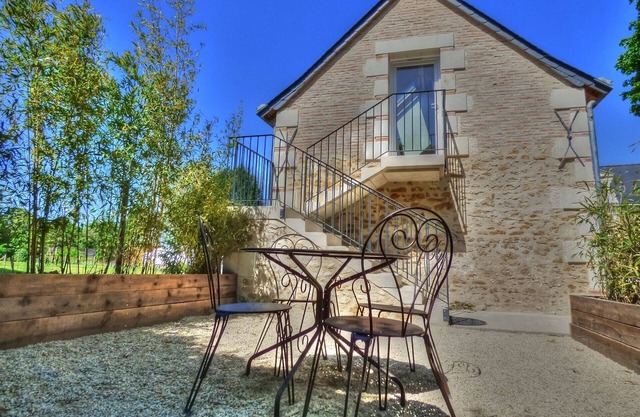 Le Moulin de Follet B&B at the gates of the Flèche zoo and the castles of Anjou