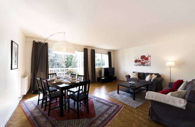 Le Parc des Frères Lumière - 2/6 pers. - 120m2 balcony, quiet, parking, metro