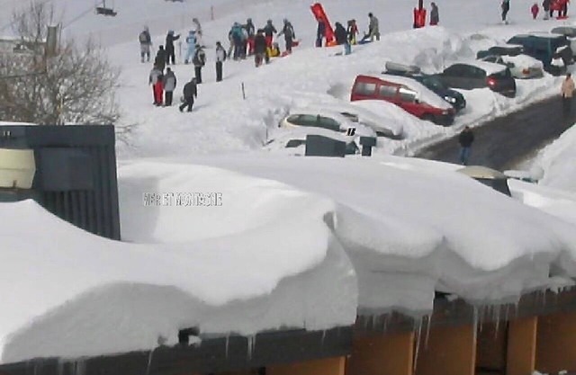 LE Renne Super Besse Pied des Pistes de ski Lac Piscine Plage Gîte Coquet