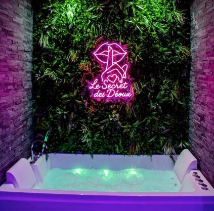 Le secret des déoux love room