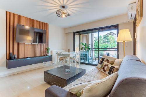 Le Sienne by BookingGuys