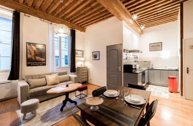 Le Trion - Authentic Lyon flat close to Vieux Lyon