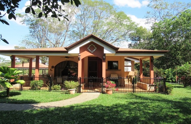 Leave the Cold behind, Winter in the Safe Quiet Paradise of Costa Rica