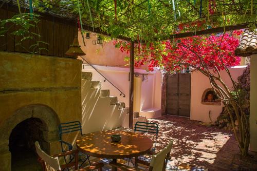 Lefkada Town Traditional House/Cozy Yard