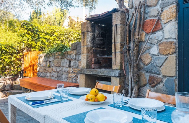 Lemon Apartment with Garden and Sea View by Wonderful Italy