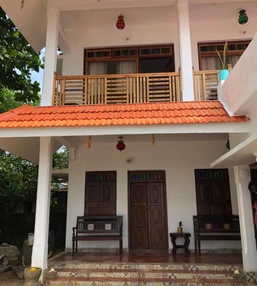 Lemon Dew Beach House, Alleppey Beach