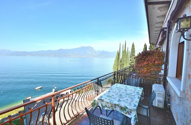 Leonardo Walsh Apartment With Lake View
