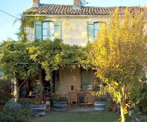 Les Glycines Bed & Breakfast