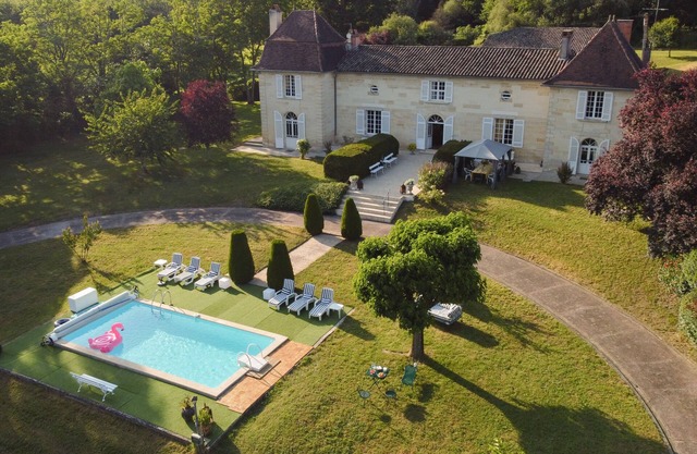 Les Grillauds - Château in Périgord near the Gironde - Heated Swimming Pool