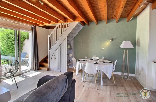 Les Jonquilles - ST Quay Perros