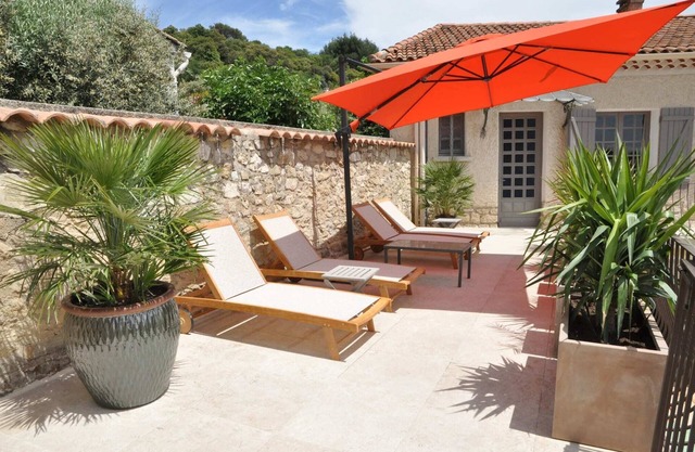 Les Palmiers - House with swimming pool