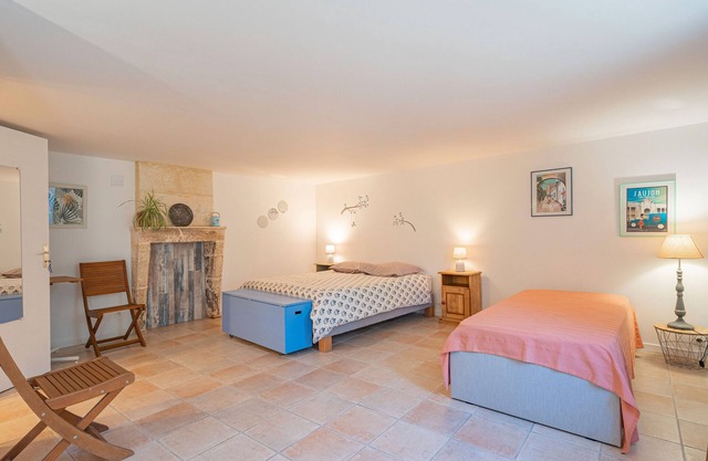 Les Primevères Guest Room – Welcome and Comfort in Saint-Romain-de-Benet