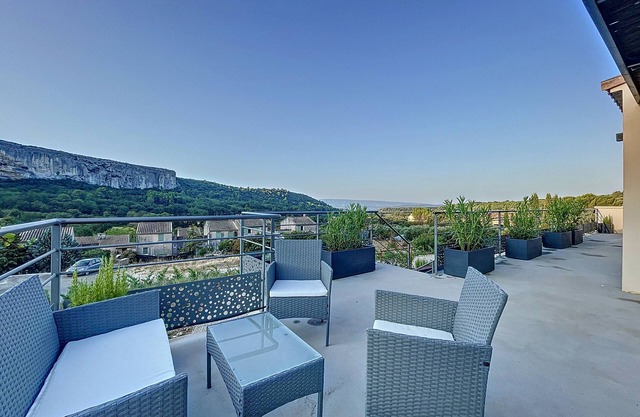 Les Terrasses de Lioux*-Au coeur du Luberon-Piscine chauffée-Calme & confort