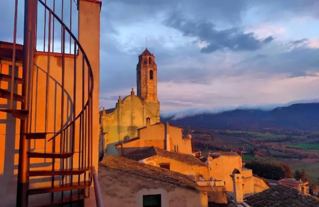 Les Voltes II-3-Bedroom Gem in Hilltop Wine Village with Stunning Views