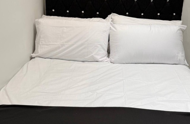 Letzi private en-suite, Near Heathrow Airport T3