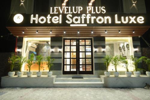 Levelup Plus Saffron Luxe