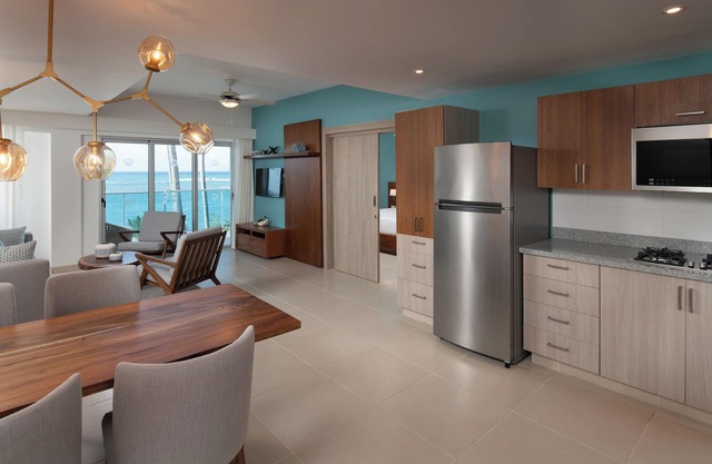 Lifestyles Imperial suites, Luxury Premium, 2bedroom Beach front resort,Cabarete