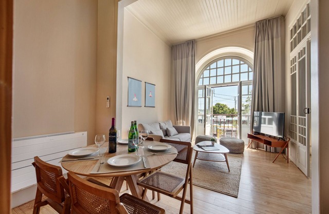 Light & charm in a unique VRSA retreat