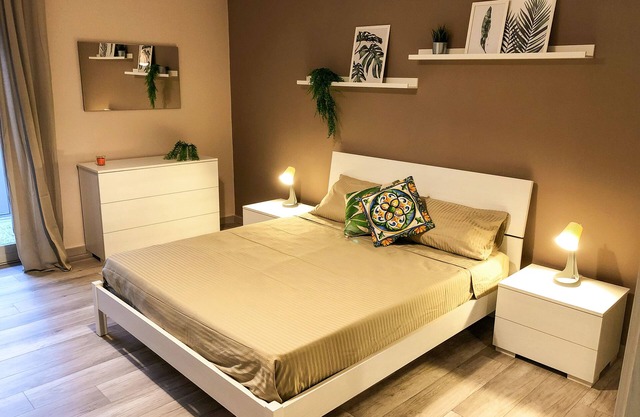 Light Apartment - WHOLE APARTMENT WITH 4 ROOMS